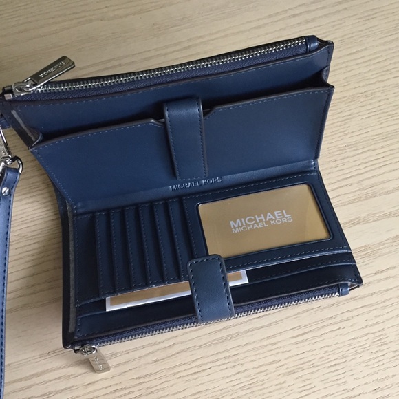Michael Kors Navy Double Zip Phone Wallet Wristlet - Picture 6 of 10